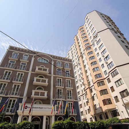 Diplomat The Best Ultra Central Apartaments キシナウ エクステリア 写真