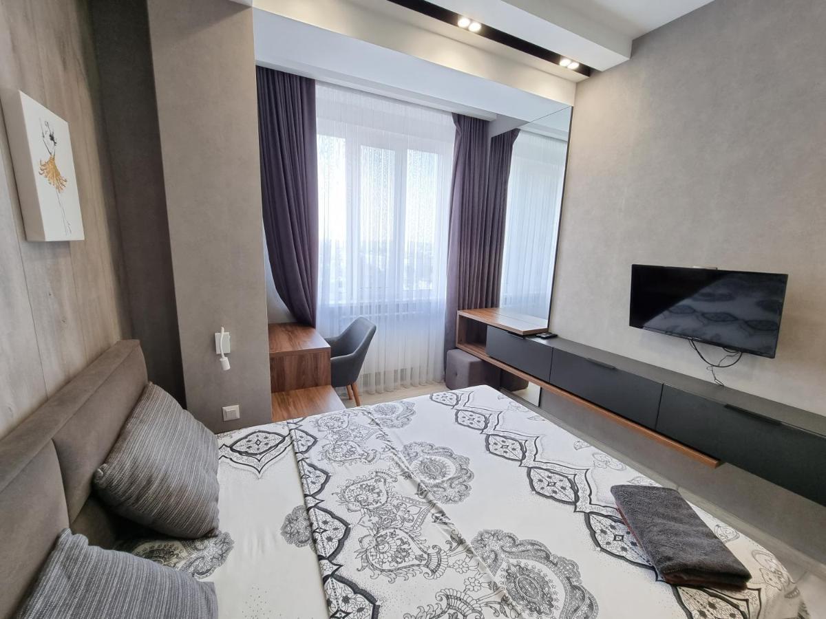Diplomat The Best Ultra Central Apartaments キシナウ エクステリア 写真