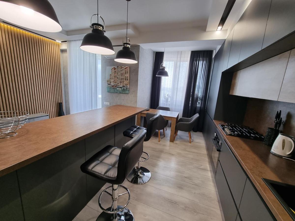 Diplomat The Best Ultra Central Apartaments キシナウ エクステリア 写真
